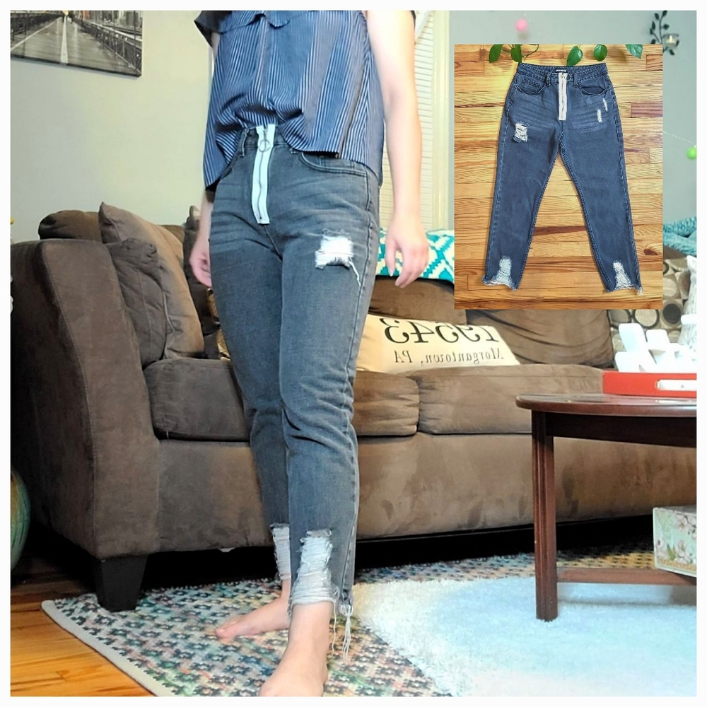 Momokrom Grey Distressed Cut-Off Frayed Crop Denim Jean Exposed Zipper - size 4